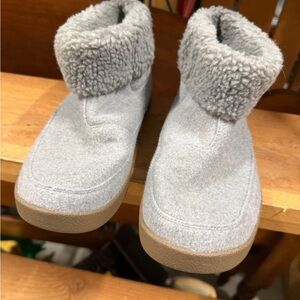 Sanuk Sherpa Booties